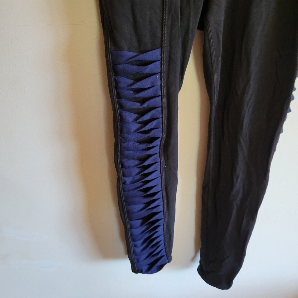 Athleta Salutations 7/8 Tight in Powervita Legging Cropped Black Blue XS Extra S - Picture 5 of 10